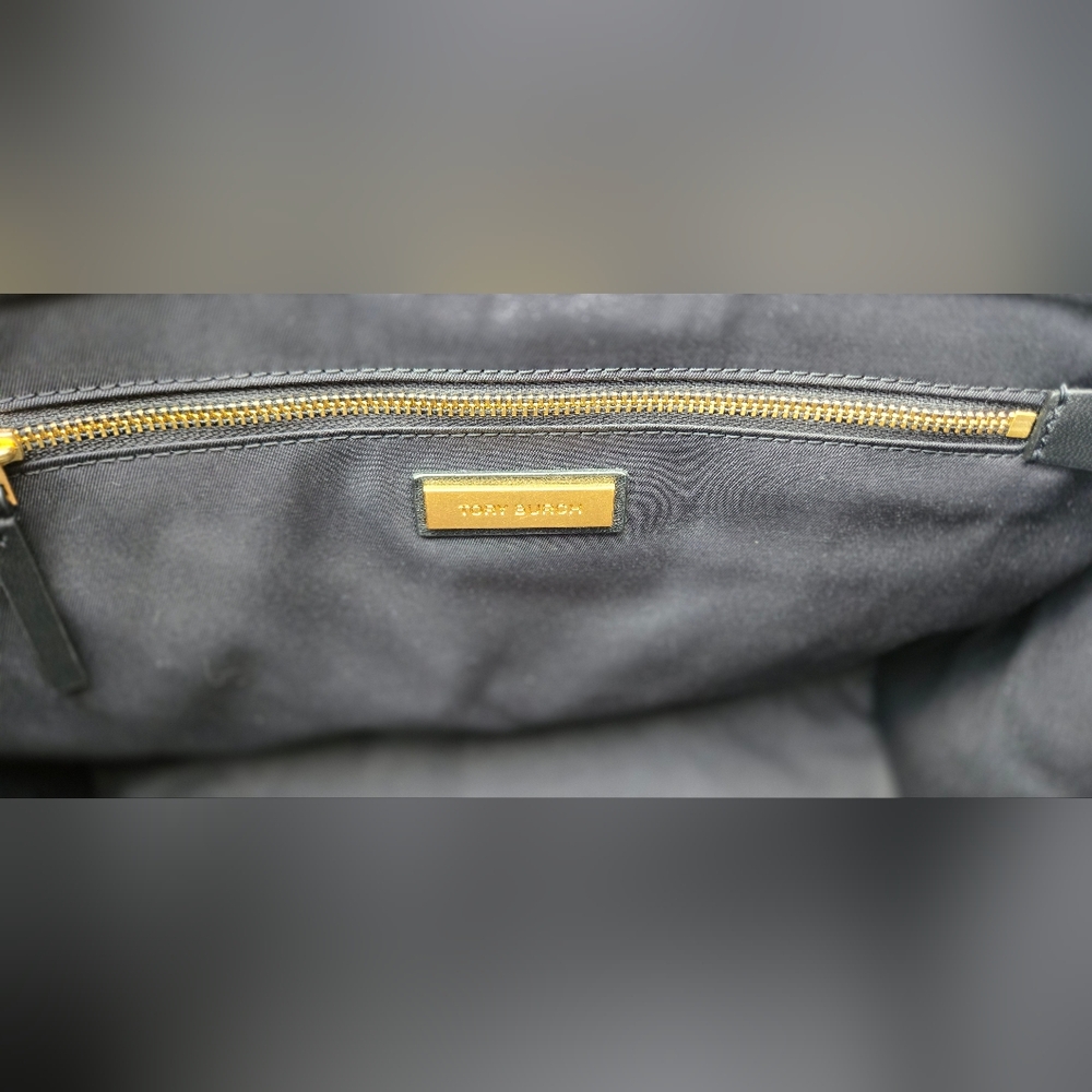 EUC Tory Burch Fleming Soft Chain Tote - Picture 12 of 16